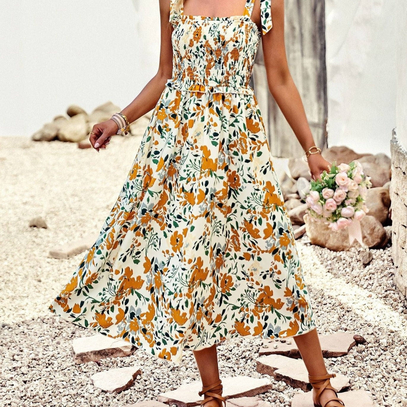 Robe Hawaïenne Jaune Cintrée À La Taille
